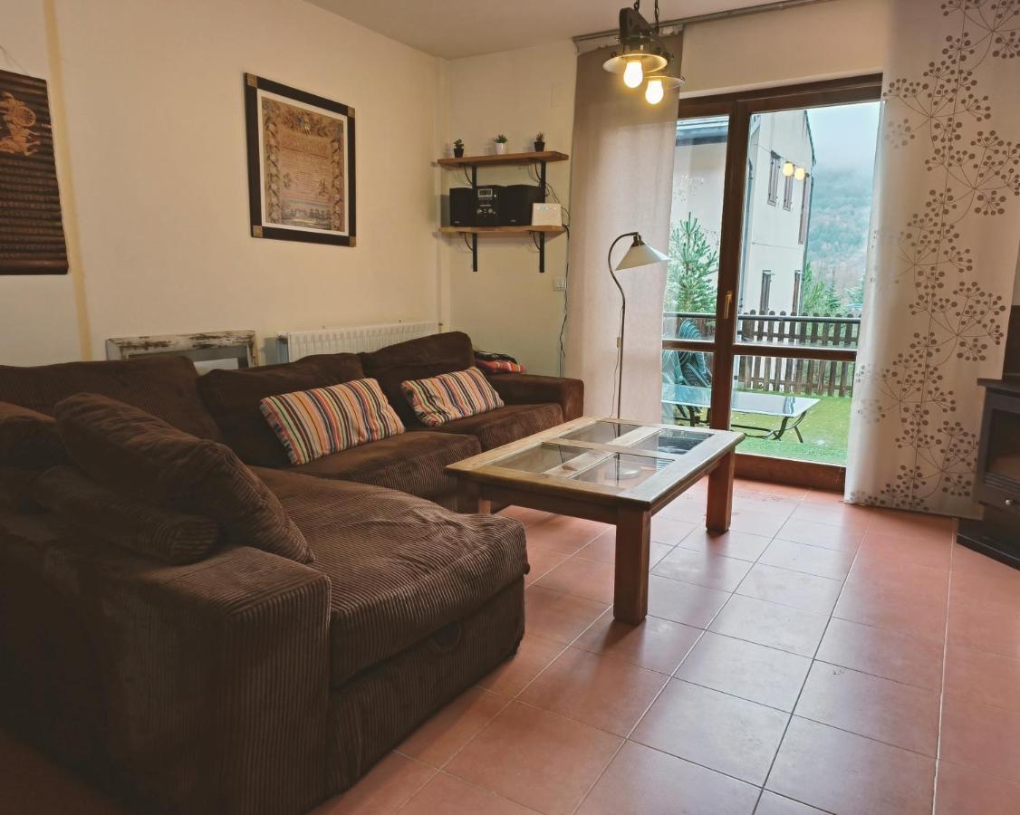 Duplex Con Jardin En Pirineos, Totalmente Equipado Apartment วิลยานัว ภายนอก รูปภาพ